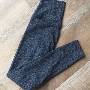 Size 2 high waisted lululemon yoga pant